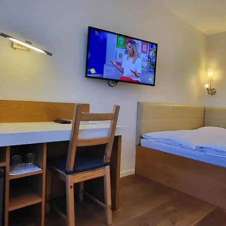 Nocleg ze śniadaniem Tavcar 3*