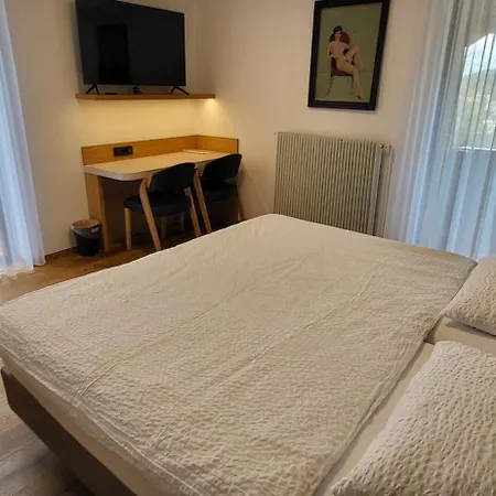 Nocleg ze śniadaniem Tavcar 3*