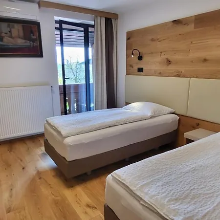 Couette-café Tavcar 3*