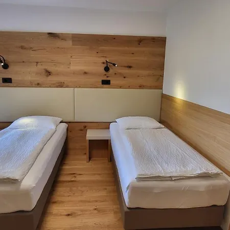 Nocleg ze śniadaniem Tavcar 3*