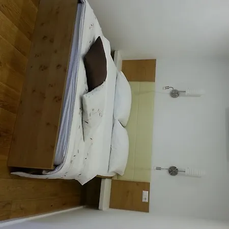 Tavcar Bed & Breakfast 3*