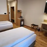 塔夫卡尔膳食公寓 住宿加早餐酒店 3*